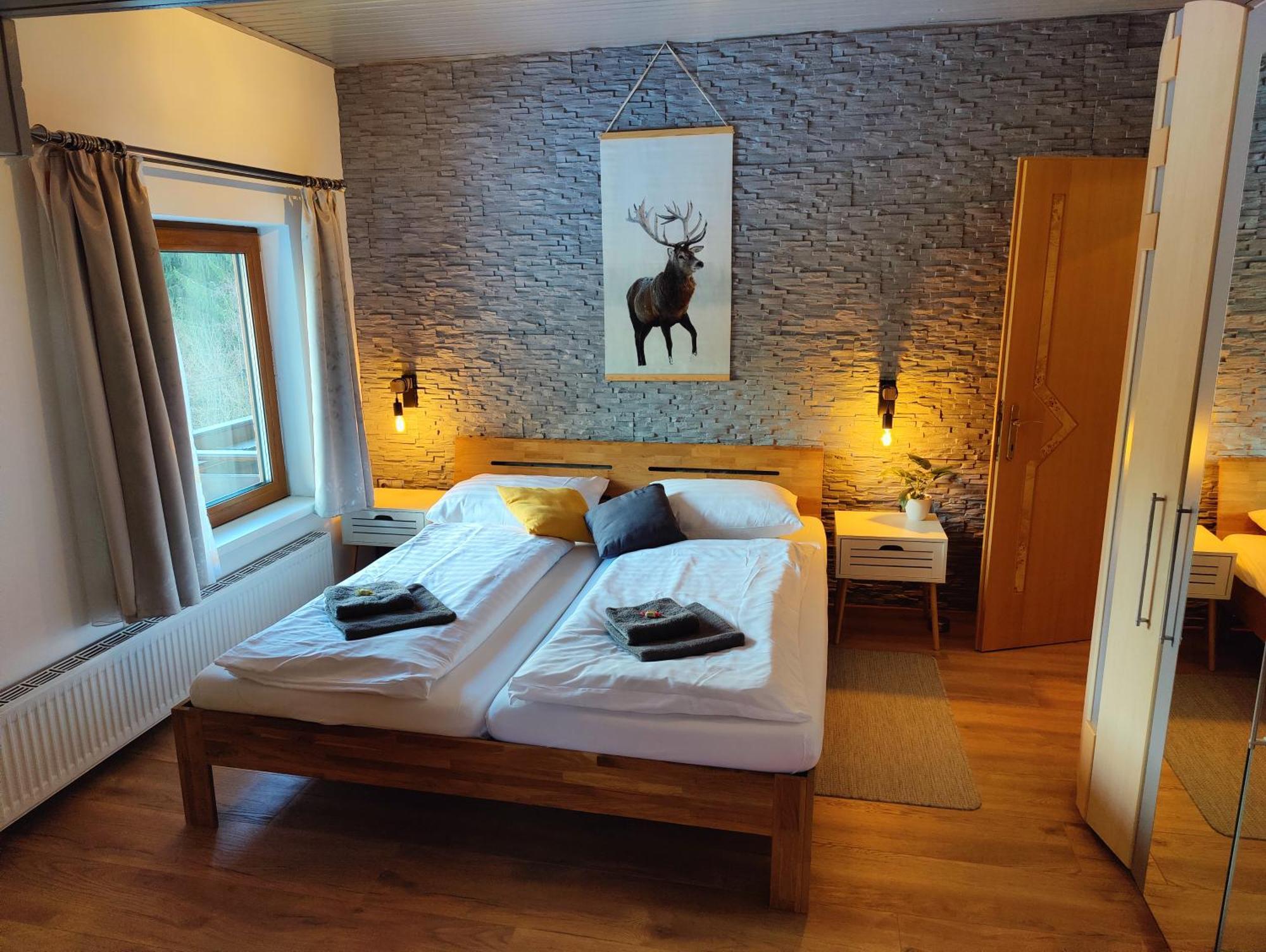 Pension Almhof Afritz Rum bild