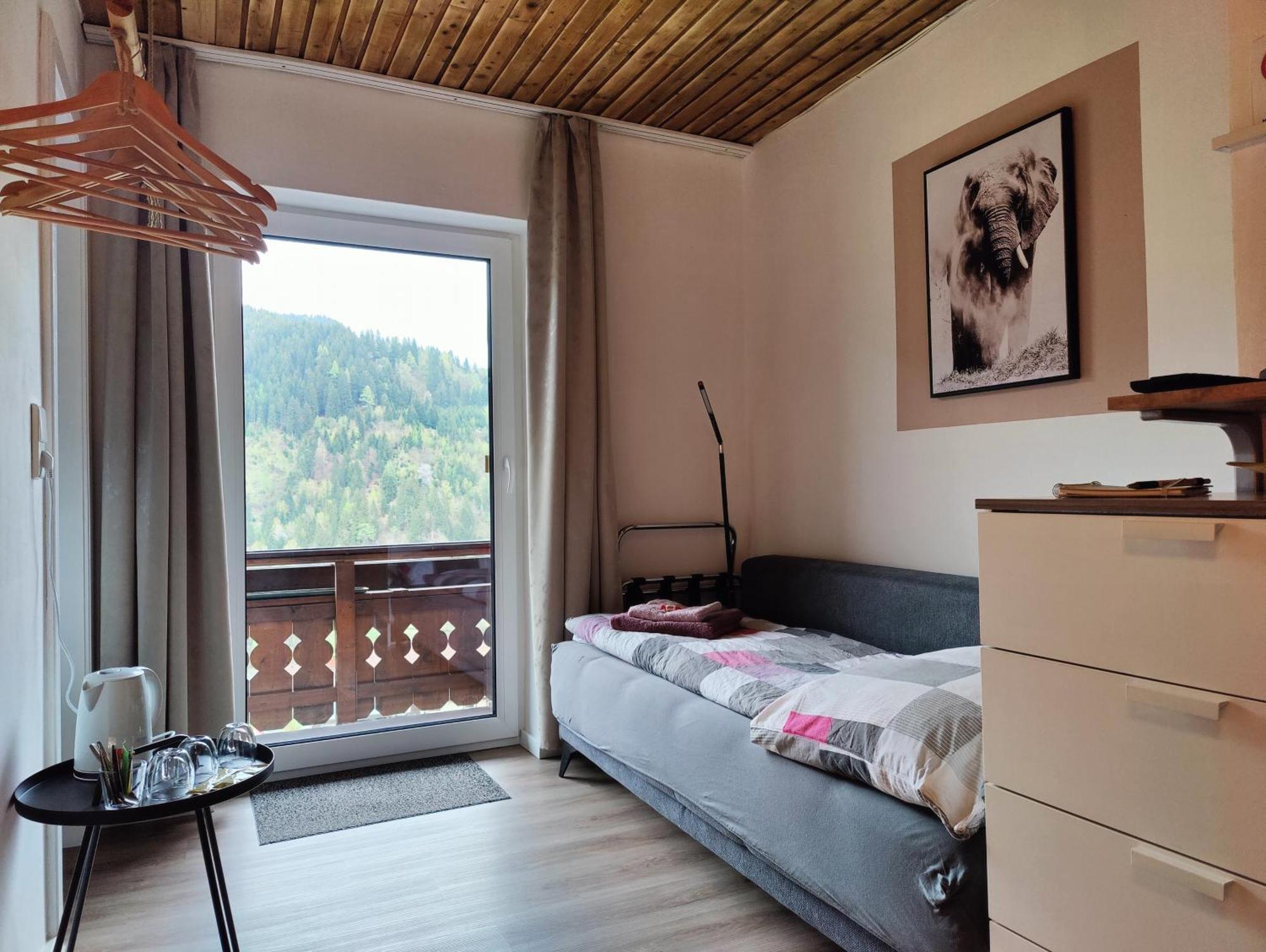 Pension Almhof Afritz Exteriör bild