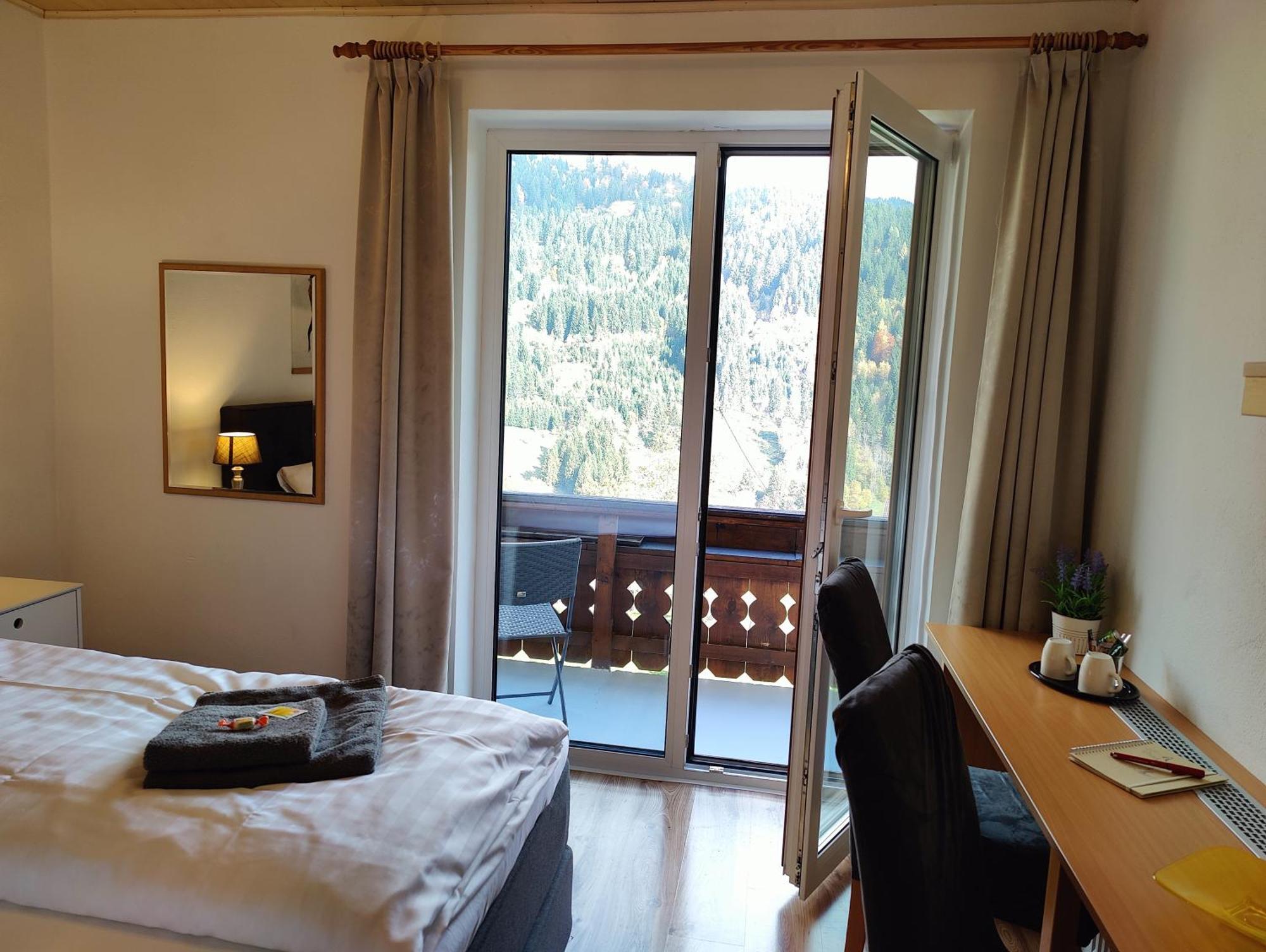 Pension Almhof Afritz Rum bild